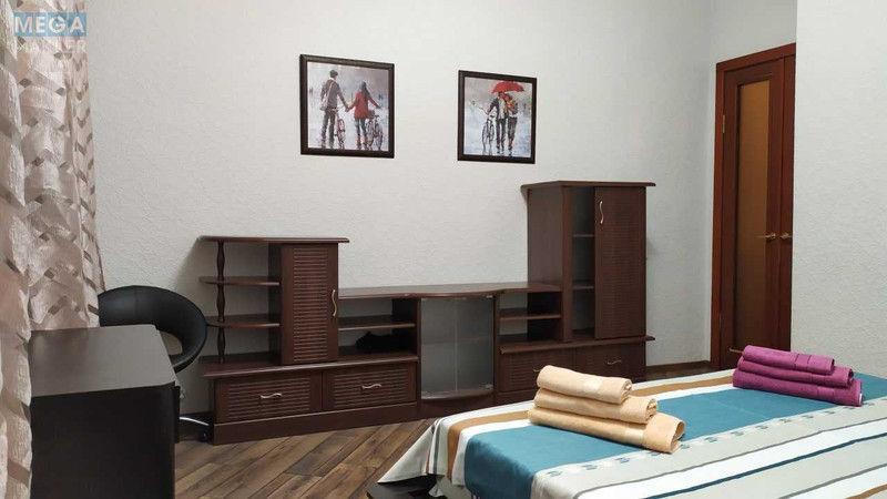 Оренда 3 кімнатної квартири, <a class="location-link" href="/kiev/" title="Недвижимость Київ">Київ</a>, <a class="location-link" href="/kiev/podolskij/" title="Недвижимость Подільський район">Подільський р-н</a>, Андріївський узвіз, 11 (изображение 7)