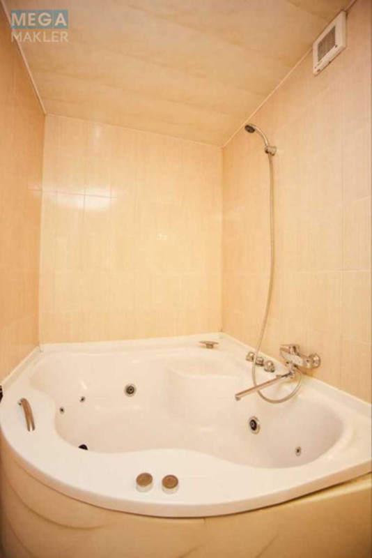 Оренда 1 кімнатної квартири, <a class="location-link" href="/odessa/" title="Недвижимость Одеса">Одеса</a>, <a class="location-link" href="/odessa/primorskij/" title="Недвижимость Приморський район">Приморський р-н</a>, Театральный переулок, 12 (изображение 4)