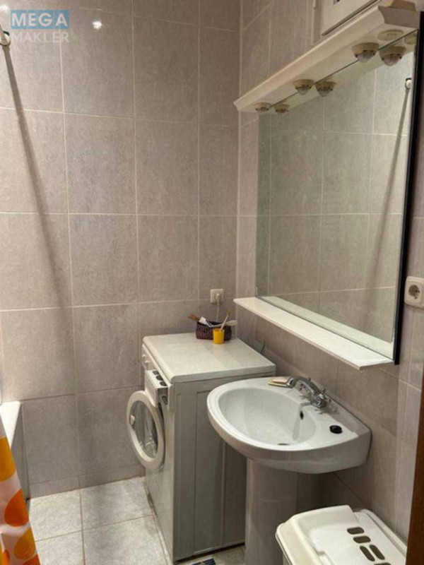 Оренда 3 кімнатної квартири, <a class="location-link" href="/kiev/" title="Недвижимость Київ">Київ</a>, <a class="location-link" href="/kiev/goloseevskij/" title="Недвижимость Голосіївський район">Голосіївський р-н</a>, Голосіївський просп., 88 (изображение 8)