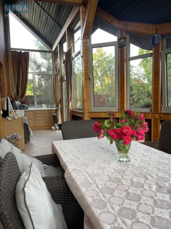 Продаж дома, 3&nbsp;поверху, 295&nbsp;кв.м, 6&nbsp;кімнат, ділянка 6&nbsp;соток, <a class="location-link" href="/kiev/" title="Недвижимость Київ">Київ</a>, <a class="location-link" href="/kiev/darnickij/" title="Недвижимость Дарницький район">Дарницький р-н</a>, 12-а Ентузіастів вул. (изображение 7)