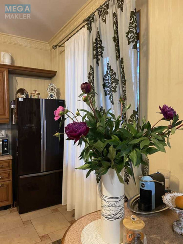 Продаж дома, 3&nbsp;поверху, 295&nbsp;кв.м, 6&nbsp;кімнат, ділянка 6&nbsp;соток, <a class="location-link" href="/kiev/" title="Недвижимость Київ">Київ</a>, <a class="location-link" href="/kiev/darnickij/" title="Недвижимость Дарницький район">Дарницький р-н</a>, 12-а Ентузіастів вул. (изображение 9)