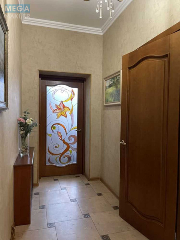 Продаж дома, 3&nbsp;поверху, 295&nbsp;кв.м, 6&nbsp;кімнат, ділянка 6&nbsp;соток, <a class="location-link" href="/kiev/" title="Недвижимость Київ">Київ</a>, <a class="location-link" href="/kiev/darnickij/" title="Недвижимость Дарницький район">Дарницький р-н</a>, 12-а Ентузіастів вул. (изображение 14)