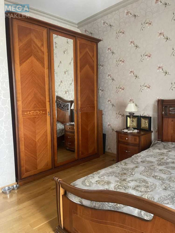 Продаж дома, 3&nbsp;поверху, 295&nbsp;кв.м, 6&nbsp;кімнат, ділянка 6&nbsp;соток, <a class="location-link" href="/kiev/" title="Недвижимость Київ">Київ</a>, <a class="location-link" href="/kiev/darnickij/" title="Недвижимость Дарницький район">Дарницький р-н</a>, 12-а Ентузіастів вул. (изображение 16)