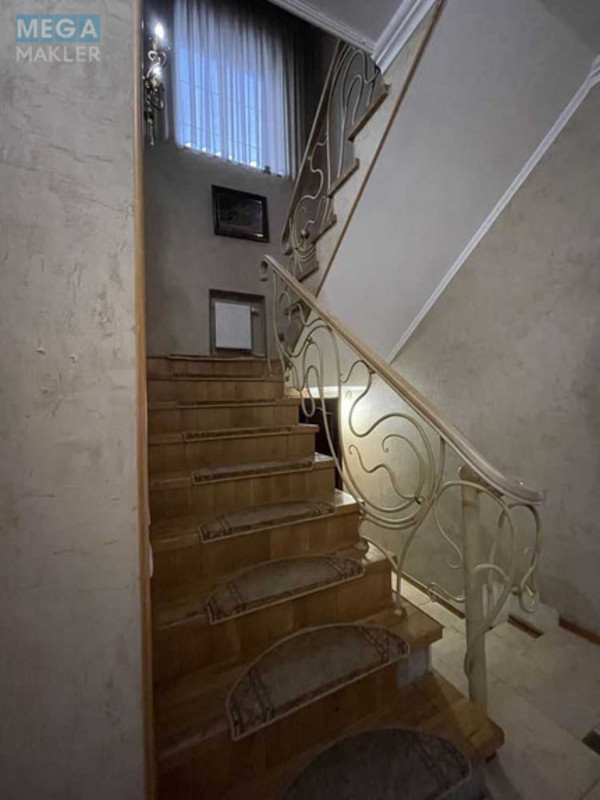 Продаж дома, 3&nbsp;поверху, 295&nbsp;кв.м, 6&nbsp;кімнат, ділянка 6&nbsp;соток, <a class="location-link" href="/kiev/" title="Недвижимость Київ">Київ</a>, <a class="location-link" href="/kiev/darnickij/" title="Недвижимость Дарницький район">Дарницький р-н</a>, 12-а Ентузіастів вул. (изображение 22)