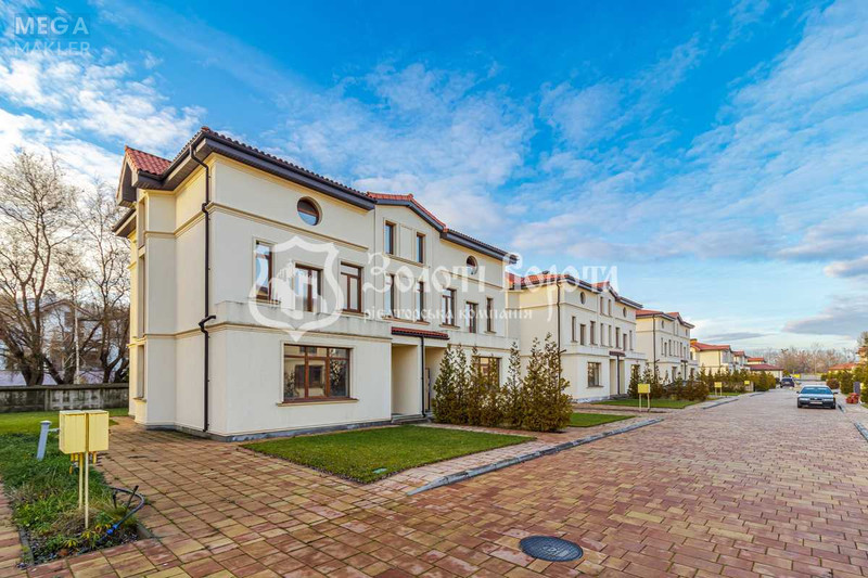Продаж дома, 3&nbsp;поверху, 220&nbsp;кв.м, 4&nbsp;кімнати, ділянка 4&nbsp;сотки, <a class="location-link" href="/podgorcy-selo/" title="Недвижимость Підгірці">Підгірці</a>, Фонтанна вул., 1 (изображение 3)