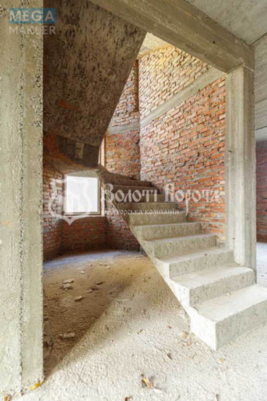 Продаж дома, 3&nbsp;поверху, 220&nbsp;кв.м, 4&nbsp;кімнати, ділянка 4&nbsp;сотки, <a class="location-link" href="/podgorcy-selo/" title="Недвижимость Підгірці">Підгірці</a>, Фонтанна вул., 1 (изображение 9)