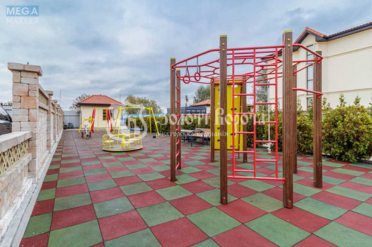 Продаж дома, 3&nbsp;поверху, 220&nbsp;кв.м, 4&nbsp;кімнати, ділянка 4&nbsp;сотки, <a class="location-link" href="/podgorcy-selo/" title="Недвижимость Підгірці">Підгірці</a>, Фонтанна вул., 1 (изображение 22)