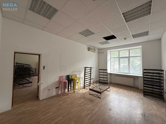 Продаж окремої будівлі/побудови, 2&nbsp;430&nbsp;кв.м, <a class="location-link" href="/kiev/" title="Недвижимость Київ">Київ</a>, <a class="location-link" href="/kiev/shevchenkovskij/" title="Недвижимость Шевченківський район">Шевченківський р-н</a>, Богдана Хмельницького вул., 38 (изображение 9)