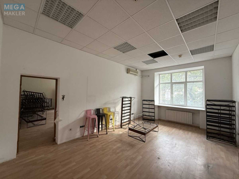 Продаж окремої будівлі/побудови, 2&nbsp;430&nbsp;кв.м, <a class="location-link" href="/kiev/" title="Недвижимость Київ">Київ</a>, <a class="location-link" href="/kiev/shevchenkovskij/" title="Недвижимость Шевченківський район">Шевченківський р-н</a>, Богдана Хмельницького вул., 38 (изображение 9)