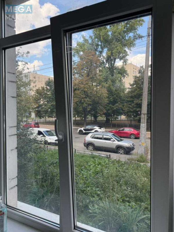 Оренда комерційної нерухомості, 90&nbsp;кв.м, под офис, <a class="location-link" href="/kiev/" title="Недвижимость Київ">Київ</a>, <a class="location-link" href="/kiev/solomenskij/" title="Недвижимость Солом'янський район">Солом'янський р-н</a>, Освіти вул., 10 (изображение 3)