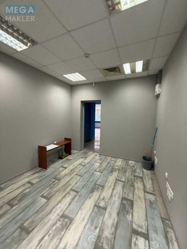 Оренда комерційної нерухомості, 90&nbsp;кв.м, под офис, <a class="location-link" href="/kiev/" title="Недвижимость Київ">Київ</a>, <a class="location-link" href="/kiev/solomenskij/" title="Недвижимость Солом'янський район">Солом'янський р-н</a>, Освіти вул., 10 (изображение 9)