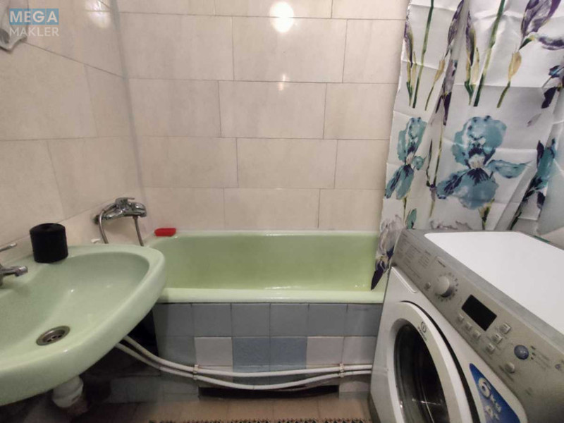 Оренда 2 кімнатної квартири, <a class="location-link" href="/kiev/" title="Недвижимость Київ">Київ</a>, <a class="location-link" href="/kiev/podolskij/" title="Недвижимость Подільський район">Подільський р-н</a>, Захарівська вул., 1 (изображение 12)