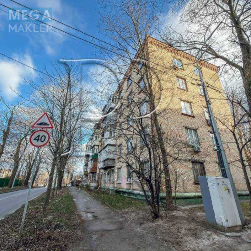 Продаж 2 кімнатної квартири (56/34/8), 1 пов. 5 пов. будинку, <a class="location-link" href="/kiev/" title="Недвижимость Київ">Київ</a>, <a class="location-link" href="/kiev/goloseevskij/" title="Недвижимость Голосіївський район">Голосіївський р-н</a>, Науки проспект, 42/1 (изображение 13)