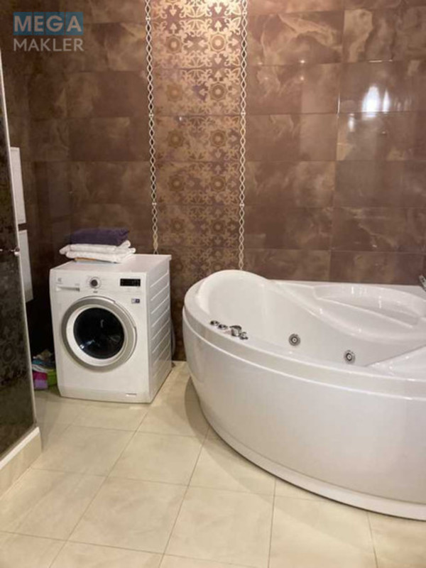 Оренда 4 кімнатні квартири, <a class="location-link" href="/kiev/" title="Недвижимость Київ">Київ</a>, <a class="location-link" href="/kiev/solomenskij/" title="Недвижимость Солом'янський район">Солом'янський р-н</a>, Генерала Шаповала вул., 2а (изображение 6)