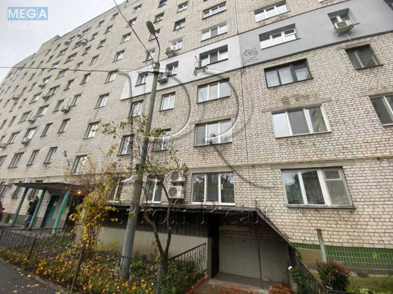 Продаж комерційної нерухомості, 40&nbsp;кв.м, под магазин, <a class="location-link" href="/kiev/" title="Недвижимость Київ">Київ</a>, <a class="location-link" href="/kiev/podolskij/" title="Недвижимость Подільський район">Подільський р-н</a>, Почайнинська вул., 57/59 (изображение 2)