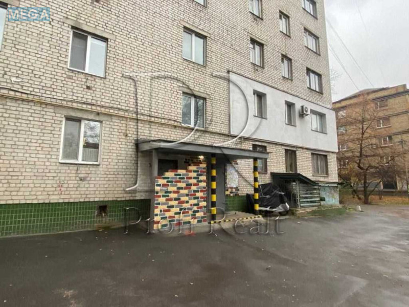 Продаж комерційної нерухомості, 40&nbsp;кв.м, под магазин, <a class="location-link" href="/kiev/" title="Недвижимость Київ">Київ</a>, <a class="location-link" href="/kiev/podolskij/" title="Недвижимость Подільський район">Подільський р-н</a>, Почайнинська вул., 57/59 (изображение 17)