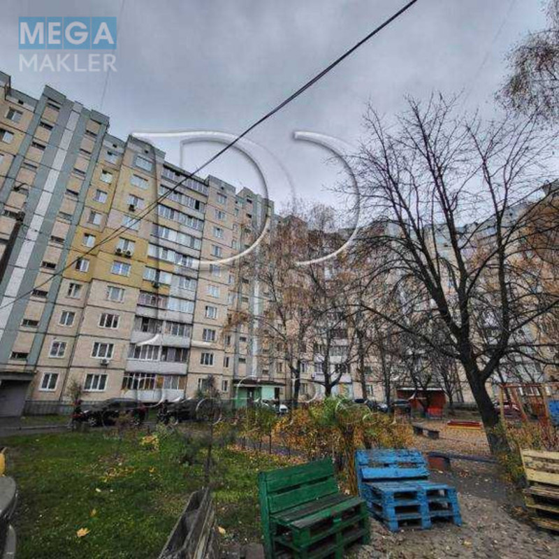 Продаж 3 кімнатної квартири (82/42/7), 5 пов. 10 пов. будинку, <a class="location-link" href="/kiev/" title="Недвижимость Київ">Київ</a>, <a class="location-link" href="/kiev/svyatoshinskij/" title="Недвижимость Святошинський район">Святошинський р-н</a>, Чорнобильська вулиця, 18 (изображение 12)