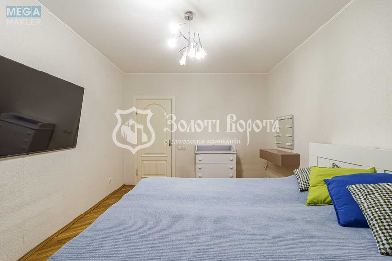 Продаж 2 кімнатної квартири (74/35/13,5), 13 пов. 15 пов. будинку, <a class="location-link" href="/kiev/" title="Недвижимость Київ">Київ</a>, <a class="location-link" href="/kiev/solomenskij/" title="Недвижимость Солом'янський район">Солом'янський р-н</a>, Смілянська вул., 10/31 (изображение 10)