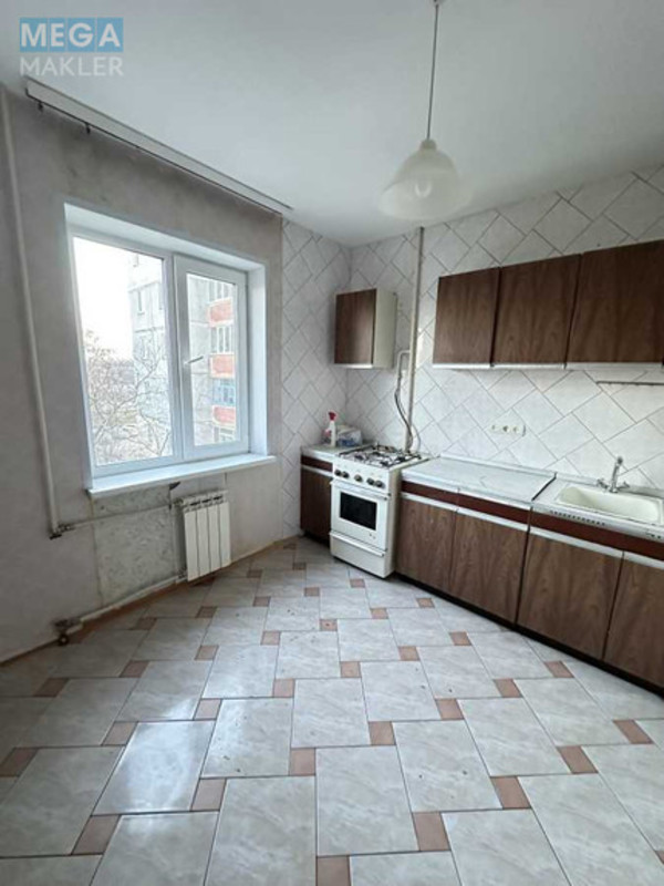 Продаж 3 кімнатної квартири (75/42,6/8,7), 3 пов. 8 пов. будинку, <a class="location-link" href="/chernigov/" title="Недвижимость Чернігів">Чернігів</a>, <a class="location-link" href="/chernigov/desnyanskij/" title="Недвижимость Деснянський район">Деснянський р-н</a>, Пухова, 148 (изображение 10)