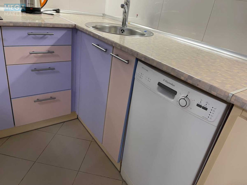 Оренда 2 кімнатної квартири, <a class="location-link" href="/kiev/" title="Недвижимость Київ">Київ</a>, <a class="location-link" href="/kiev/shevchenkovskij/" title="Недвижимость Шевченківський район">Шевченківський р-н</a>, Жилянська вул., 118 (изображение 9)