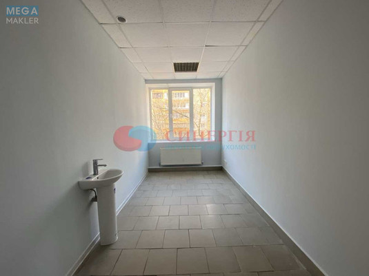 Оренда комерційної нерухомості, 373&nbsp;кв.м, под магазин, <a class="location-link" href="/kiev/" title="Недвижимость Київ">Київ</a>, <a class="location-link" href="/kiev/obolonskij/" title="Недвижимость Оболонський район">Оболонський р-н</a>, Героїв Сталінграду просп., 65 (изображение 5)