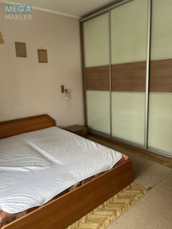 Продаж 2 кімнатної квартири (74/36/12), 9 пов. 25 пов. будинку, <a class="location-link" href="/kiev/" title="Недвижимость Київ">Київ</a>, <a class="location-link" href="/kiev/svyatoshinskij/" title="Недвижимость Святошинський район">Святошинський р-н</a>, Осіння вул., 33 (изображение 6)