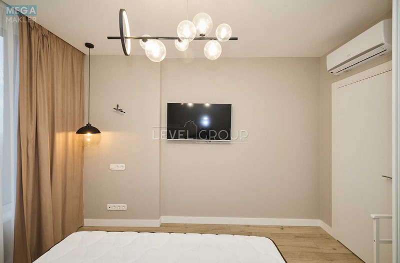 Продаж 2 кімнатної квартири (71/26/26), 12 пов. 16 пов. будинку, <a class="location-link" href="/kiev/" title="Недвижимость Київ">Київ</a>, <a class="location-link" href="/kiev/solomenskij/" title="Недвижимость Солом'янський район">Солом'янський р-н</a>, Любомира Гузара просп., 13 (изображение 4)