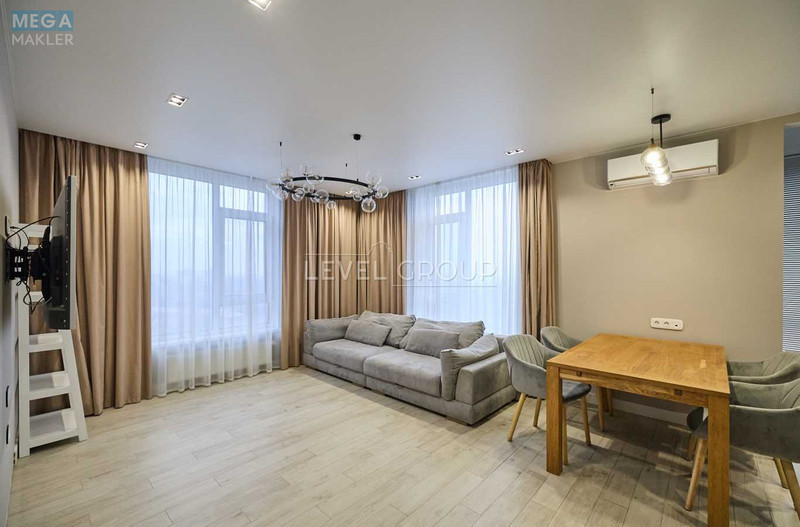 Продаж 2 кімнатної квартири (71/26/26), 12 пов. 16 пов. будинку, <a class="location-link" href="/kiev/" title="Недвижимость Київ">Київ</a>, <a class="location-link" href="/kiev/solomenskij/" title="Недвижимость Солом'янський район">Солом'янський р-н</a>, Любомира Гузара просп., 13 (изображение 6)