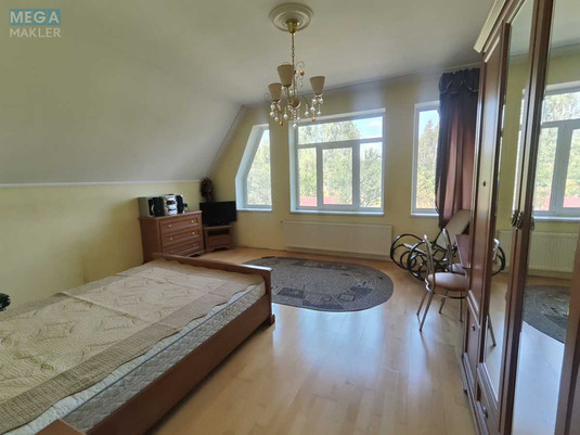 Продаж дома, 2&nbsp;поверху, 196&nbsp;кв.м, 4&nbsp;кімнати, ділянка 12&nbsp;соток, <a class="location-link" href="/revnoe-selo/" title="Недвижимость Ревне">Ревне</a>, Світанковий пров., 3 (изображение 9)