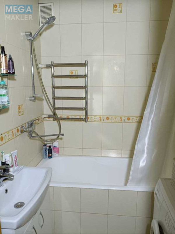 Продаж 2 кімнатної квартири (90/45/14), 3 пов. 18 пов. будинку, <a class="location-link" href="/kiev/" title="Недвижимость Київ">Київ</a>, <a class="location-link" href="/kiev/solomenskij/" title="Недвижимость Солом'янський район">Солом'янський р-н</a>, Миколи Голего вул., 5 (изображение 8)