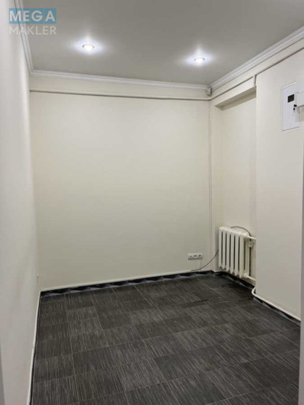 Оренда комерційної нерухомості, 30&nbsp;кв.м, под офис, <a class="location-link" href="/kiev/" title="Недвижимость Київ">Київ</a>, <a class="location-link" href="/kiev/goloseevskij/" title="Недвижимость Голосіївський район">Голосіївський р-н</a>, Ямська вул., 33/37 (изображение 2)