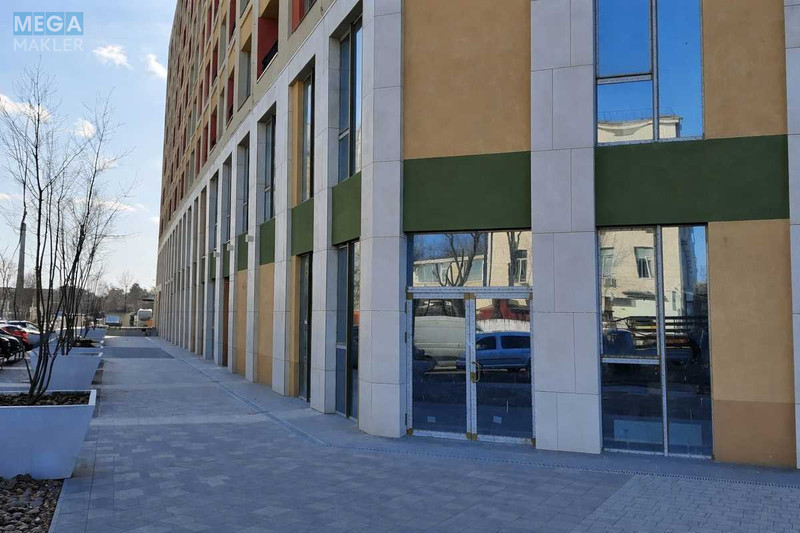 Продаж 3 кімнатної квартири (148/98,3/9,2), 17 пов. 18 пов. будинку, <a class="location-link" href="/kiev/" title="Недвижимость Київ">Київ</a>, <a class="location-link" href="/kiev/svyatoshinskij/" title="Недвижимость Святошинський район">Святошинський р-н</a>, Берестейський просп., 67 (изображение 2)