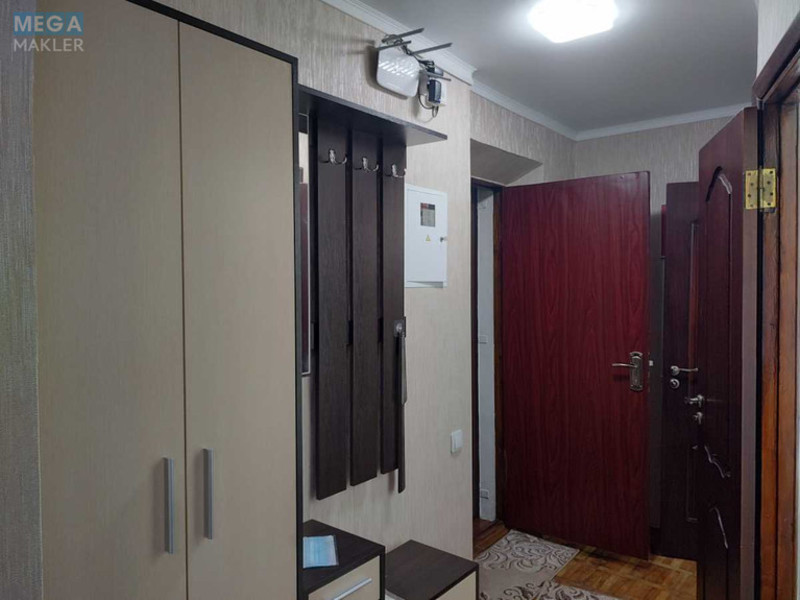 Оренда 1 кімнатної квартири, <a class="location-link" href="/kiev/" title="Недвижимость Київ">Київ</a>, <a class="location-link" href="/kiev/podolskij/" title="Недвижимость Подільський район">Подільський р-н</a>, Набережно-Хрещатицька вул., 11 (изображение 10)