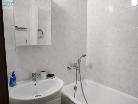 Оренда 1 кімнатної квартири, <a class="location-link" href="/kiev/" title="Недвижимость Київ">Київ</a>, <a class="location-link" href="/kiev/podolskij/" title="Недвижимость Подільський район">Подільський р-н</a>, Набережно-Хрещатицька вул., 11 (изображение 11)