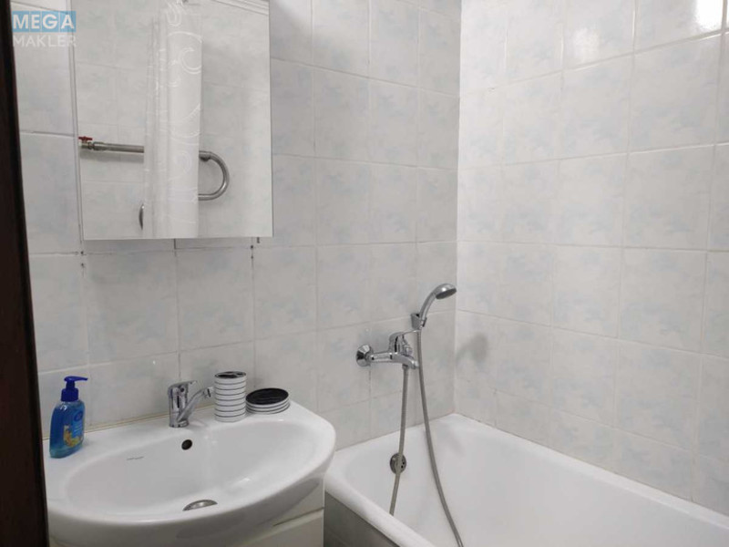 Оренда 1 кімнатної квартири, <a class="location-link" href="/kiev/" title="Недвижимость Київ">Київ</a>, <a class="location-link" href="/kiev/podolskij/" title="Недвижимость Подільський район">Подільський р-н</a>, Набережно-Хрещатицька вул., 11 (изображение 11)