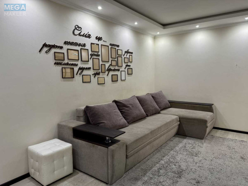 Продаж 3 кімнатної квартири (75/43/8), 3 пов. 13 пов. будинку, <a class="location-link" href="/kiev/" title="Недвижимость Київ">Київ</a>, <a class="location-link" href="/kiev/svyatoshinskij/" title="Недвижимость Святошинський район">Святошинський р-н</a>, Феодоры Пушиной ул., 49 (изображение 4)