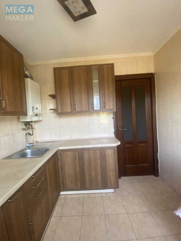 Продаж 2 кімнатної квартири (46/30/6), 5 пов. 5 пов. будинку, <a class="location-link" href="/kiev/" title="Недвижимость Київ">Київ</a>, <a class="location-link" href="/kiev/podolskij/" title="Недвижимость Подільський район">Подільський р-н</a>, Копилівська вул., 67 (изображение 2)