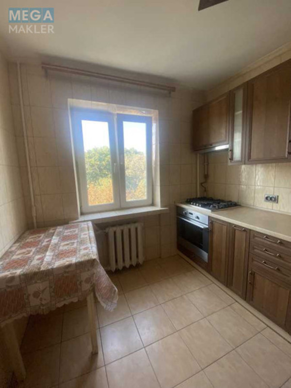 Продаж 2 кімнатної квартири (46/30/6), 5 пов. 5 пов. будинку, <a class="location-link" href="/kiev/" title="Недвижимость Київ">Київ</a>, <a class="location-link" href="/kiev/podolskij/" title="Недвижимость Подільський район">Подільський р-н</a>, Копилівська вул., 67 (изображение 9)