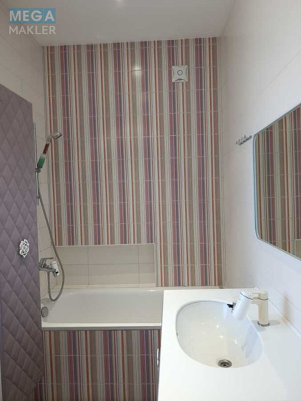 Продаж дома, 2&nbsp;поверху, 112&nbsp;кв.м, 3&nbsp;кімнати, ділянка 1&nbsp;сотка, <a class="location-link" href="/kiev/" title="Недвижимость Київ">Київ</a>, <a class="location-link" href="/kiev/solomenskij/" title="Недвижимость Солом'янський район">Солом'янський р-н</a>, Павла Потоцького вул. (изображение 3)