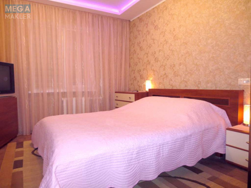 Оренда 2 кімнатної квартири, <a class="location-link" href="/belaya-tserkov/" title="Недвижимость Біла Церква">Біла Церква</a>, <a class="location-link" href="/belaya-tserkov/obolonskij/" title="Недвижимость Оболонский район">Оболонский р-н</a>, Ивана Мазепы (Щорса), 45 (изображение 2)