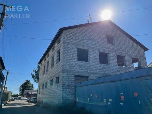 Продаж дома, 2&nbsp;поверху, 886,50&nbsp;кв.м, 10&nbsp;кімнат, ділянка 3,35&nbsp;сотки, <a class="location-link" href="/kryzhopol/" title="Недвижимость Крижопіль">Крижопіль</a>, Дажицького Войцеха, 19 (изображение 5)