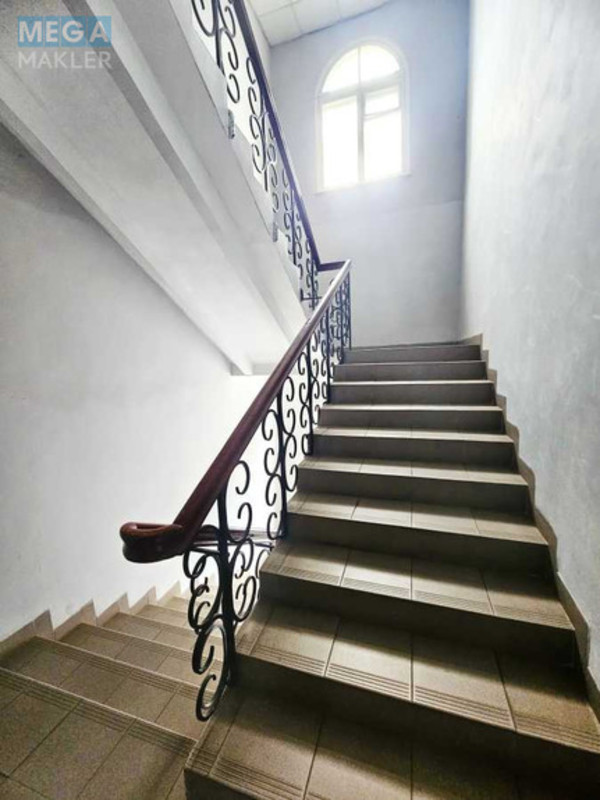 Оренда комерційної нерухомості, 228&nbsp;кв.м, под офис, <a class="location-link" href="/kiev/" title="Недвижимость Київ">Київ</a>, <a class="location-link" href="/kiev/pecherskij/" title="Недвижимость Печерський район">Печерський р-н</a>, Іоанна Павла ІІ вул. (изображение 7)