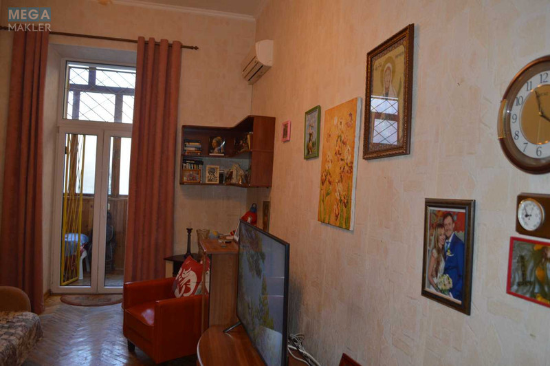 Продаж 1 кімнатної квартири (35/14/8), 2 пов. 4 пов. будинку, <a class="location-link" href="/kiev/" title="Недвижимость Київ">Київ</a>, <a class="location-link" href="/kiev/pecherskij/" title="Недвижимость Печерський район">Печерський р-н</a>, Ивана Федорова ул., 6 (изображение 8)