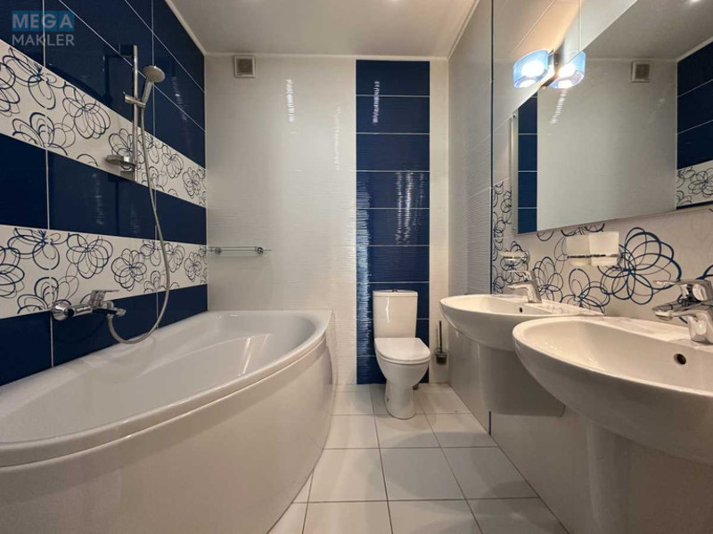 Продаж дома, 3&nbsp;поверху, 198&nbsp;кв.м, 4&nbsp;кімнати, ділянка 5&nbsp;соток, <a class="location-link" href="/yurevka-selo-kv/" title="Недвижимость Юрівка">Юрівка</a>, Горохівська (Ватутіна), 56 (изображение 10)