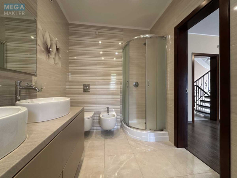 Продаж дома, 3&nbsp;поверху, 198&nbsp;кв.м, 4&nbsp;кімнати, ділянка 5&nbsp;соток, <a class="location-link" href="/yurevka-selo-kv/" title="Недвижимость Юрівка">Юрівка</a>, Горохівська (Ватутіна), 56 (изображение 14)