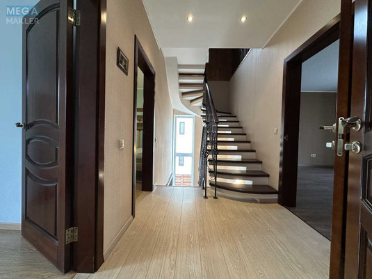 Продаж дома, 3&nbsp;поверху, 198&nbsp;кв.м, 4&nbsp;кімнати, ділянка 5&nbsp;соток, <a class="location-link" href="/yurevka-selo-kv/" title="Недвижимость Юрівка">Юрівка</a>, Горохівська (Ватутіна), 56 (изображение 16)