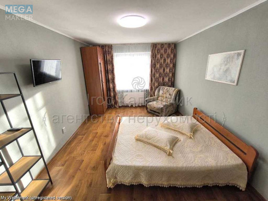 Оренда 2 кімнатної квартири, <a class="location-link" href="/kiev/" title="Недвижимость Київ">Київ</a>, <a class="location-link" href="/kiev/darnickij/" title="Недвижимость Дарницький район">Дарницький р-н</a>, Бориса Антоненка-Давидовича вул., 1 (изображение 2)