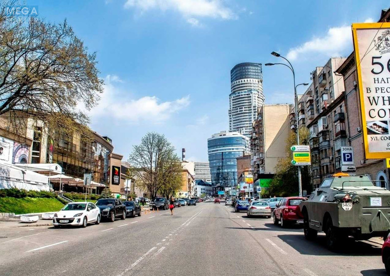 Оренда комерційної нерухомості, 200&nbsp;кв.м, под магазин, <a class="location-link" href="/kiev/" title="Недвижимость Київ">Київ</a>, <a class="location-link" href="/kiev/pecherskij/" title="Недвижимость Печерський район">Печерський р-н</a>, Кловський узвіз, 6 (изображение 2)