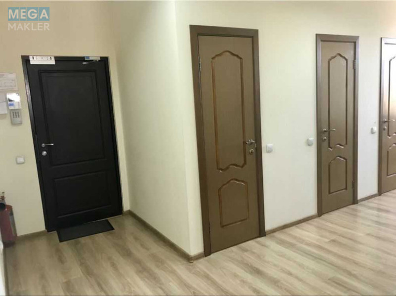 Оренда комерційної нерухомості, 118,20&nbsp;кв.м, под офис, <a class="location-link" href="/kiev/" title="Недвижимость Київ">Київ</a>, <a class="location-link" href="/kiev/podolskij/" title="Недвижимость Подільський район">Подільський р-н</a>, Нижний Вал ул., 15 (изображение 8)