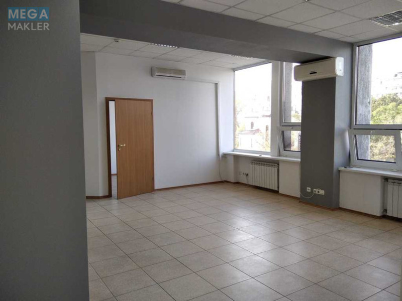 Оренда комерційної нерухомості, 67&nbsp;кв.м, под офис, <a class="location-link" href="/kiev/" title="Недвижимость Київ">Київ</a>, <a class="location-link" href="/kiev/dneprovskij/" title="Недвижимость Дніпровський район">Дніпровський р-н</a>, Евгения Сверстюка ул., 11б (изображение 3)